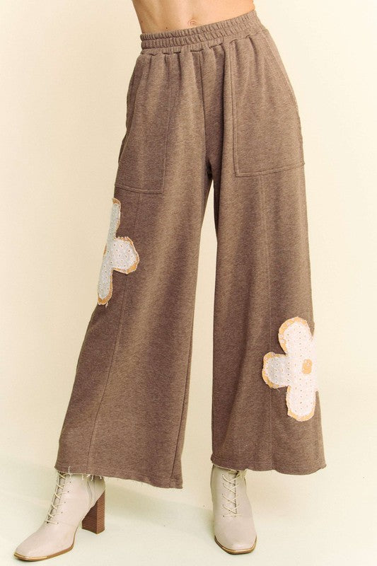 Davi & Dani Flower Patch Elastic Waist Wide Leg Pants tt
