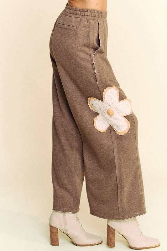 Davi & Dani Flower Patch Elastic Waist Wide Leg Pants tt