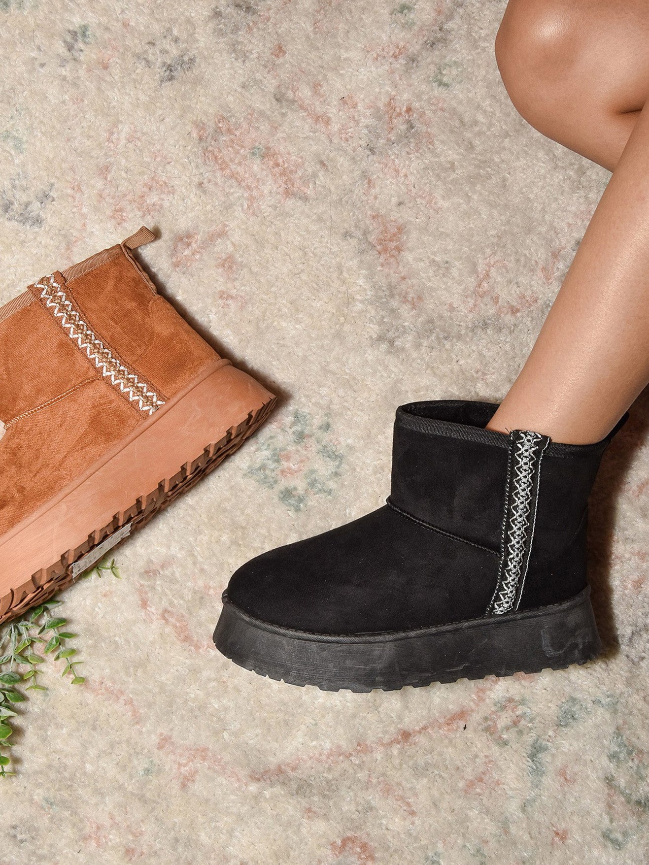 WILD DIVA Round Toe Platform Boots tt