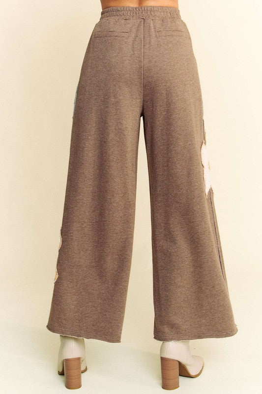 Davi & Dani Flower Patch Elastic Waist Wide Leg Pants tt