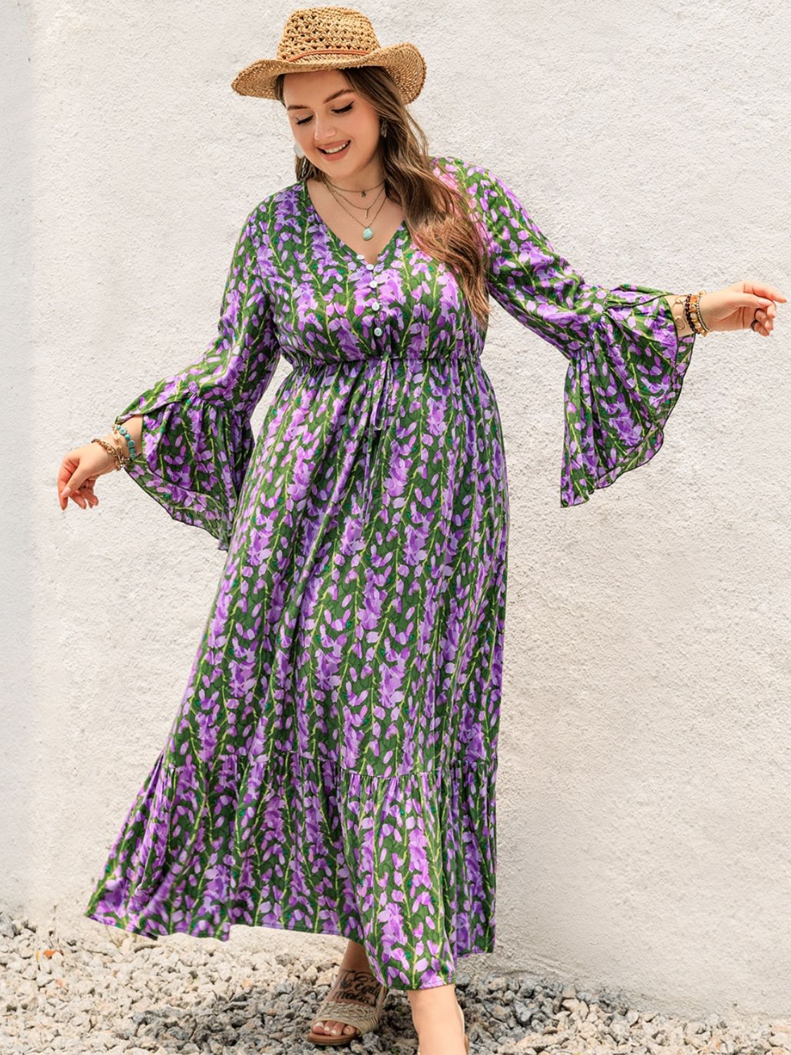Plus Size Printed V-Neck Long Sleeve Maxi Dress nt